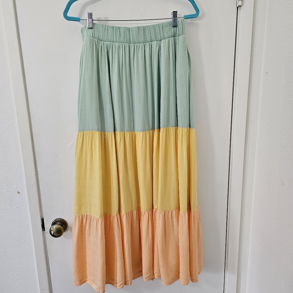 NWOT Torrid Colorblocked Tiered Maxi Skirt
